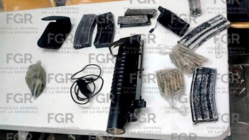 Vinculan a proceso a sujeto que traía armas dentro de una mochila en la terminal de autobuses de Uruapan, Michoacán 