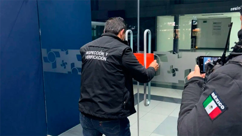 Clausuran sucursal bancaria de Inbursa en Torreón, Coahuila; se encontró a empleados consumiendo bebidas alcohólicas 