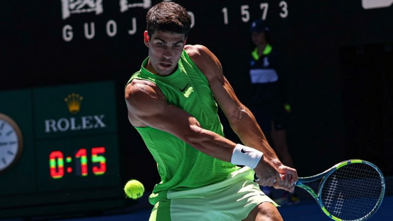Entre vómitos y calambres, Alcaraz derrota a Zverev en la semifinal más larga en la historia del Abierto de Australia 