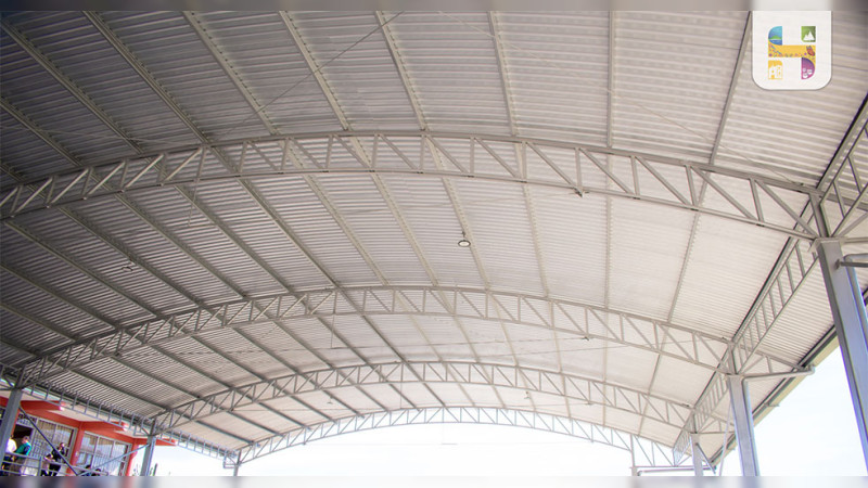 Jeovana Alcántar, inauguró la Techumbre del CEMSAD 36 de la Tenencia de Huajúmbaro de Ciudad Hidalgo, Michoacán 