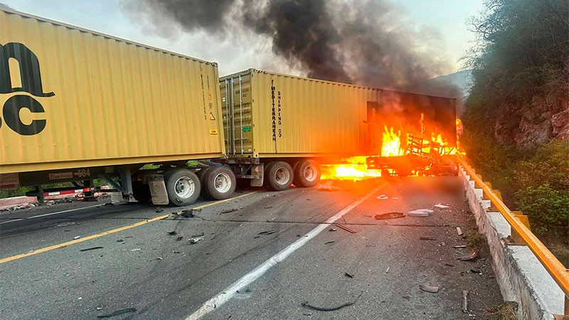 Aumenta a tres el número de fallecidos tras accidente en la autopista Siglo XXI 