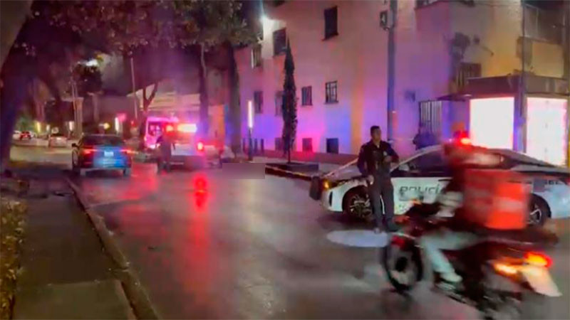 Joven mujer pierde la vida al accidentarse en su motocicleta en la colonia San Rafael de la Ciudad de México  