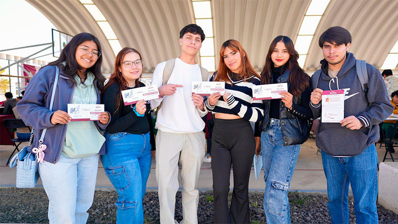 ¡Atención universitarios! Inicia entrega de tarjetas Gertrudis Bocanegra en Michoacán 