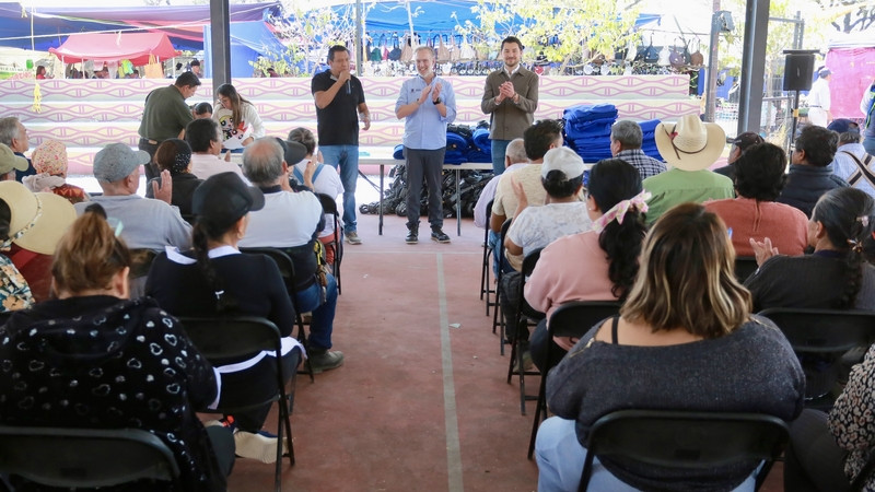 Fortalece SEDESU condiciones de tianguistas en Tequisquiapan 