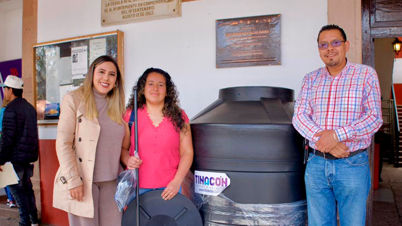 Dayana Pérez fortalece hogares de Salvador Escalante con apoyos a la vivienda 