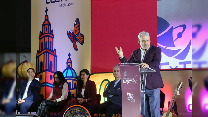 Convoca Bedolla a jóvenes michoacanos a crear red social 100% mexicana 