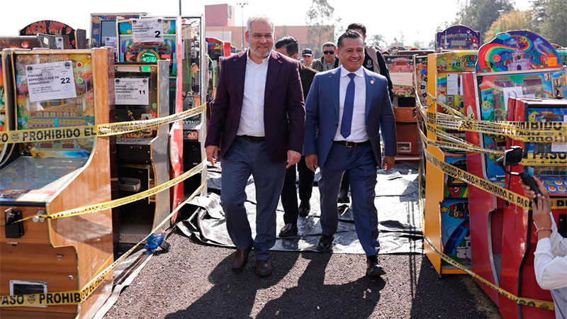 Llama Bedolla a municipios a impedir instalación de máquinas tragamonedas 