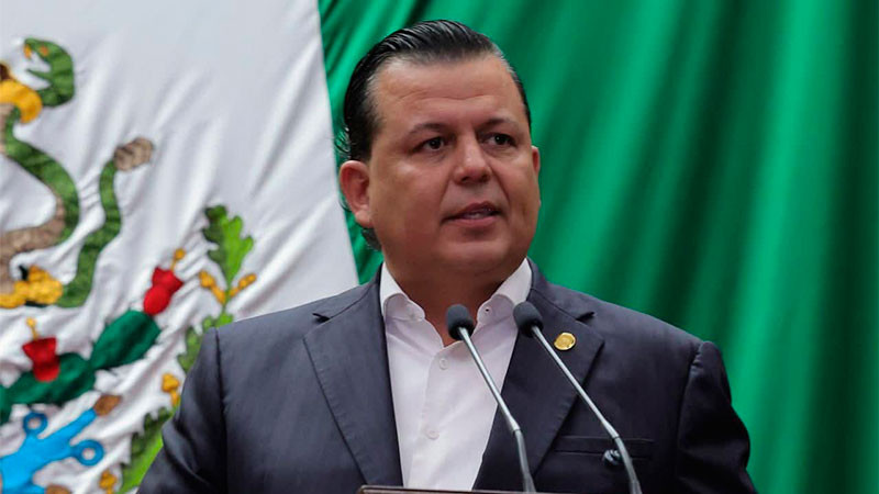 Propone Memo Valencia equipar con extintores todas las patrullas de Michoacán para apoyar en incendios 