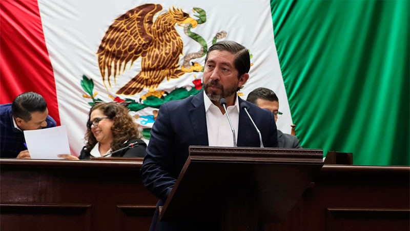 Abraham Espinoza llama a fortalecer el Estado de Derecho ante advertencia de Macron sobre la crisis del orden global 