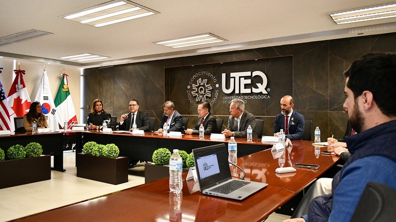 Colaboran UTEQ y UNICEQ para fortalecer la educación 