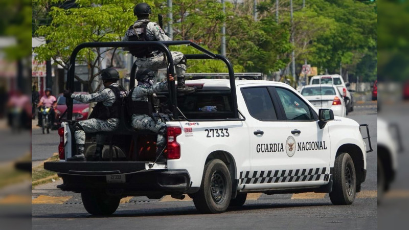 Abandonan motocicletas con arma y estupefaciente tras operativo de la Guardia Nacional en Uruapan, Michoacán  