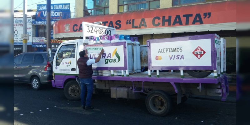 Profeco suspendió camión de Ultra Plus, por no exhibir el precio del litro del gas 