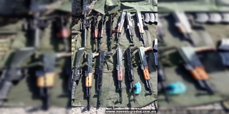 En poder de 16 armas y munición detienen a dos tenientes del Ejército en Tamaulipas; entregarían armamento a delincuentes - Foto 0 
