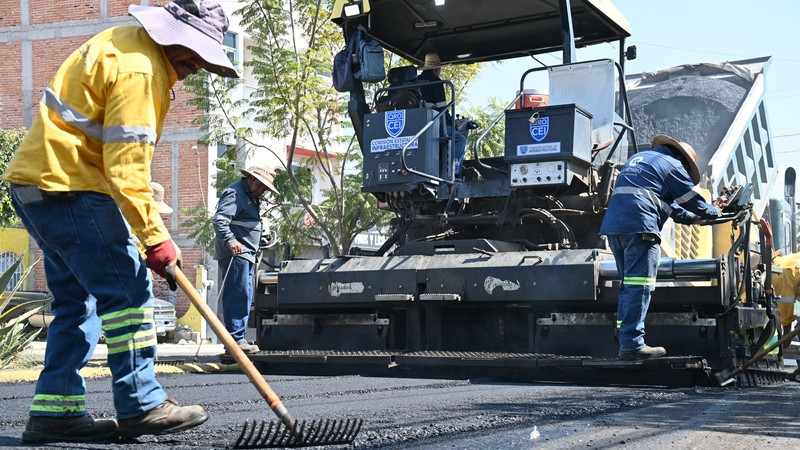Realiza CEI reencarpetado de vialidades al sureste de San Juan del Río, Querétaro 