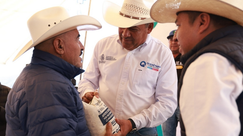 Entrega SEDEA maíz en Huimilpan, Querétaro, para consumo humano 