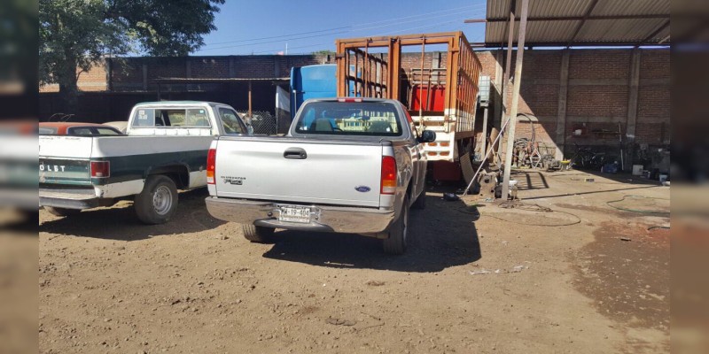 Uruapan: Aseguran bodega y 26 vehículos robados  - Foto 5 