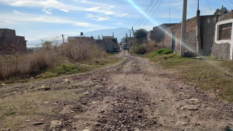 Asesinan a pedradas a un joven en Jacona, Michoacán 
