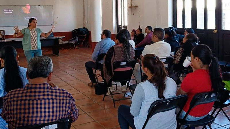 Sectur profesionaliza a prestadores de servicios en Tzintzuntzan; previo a la K’uínchekua 
