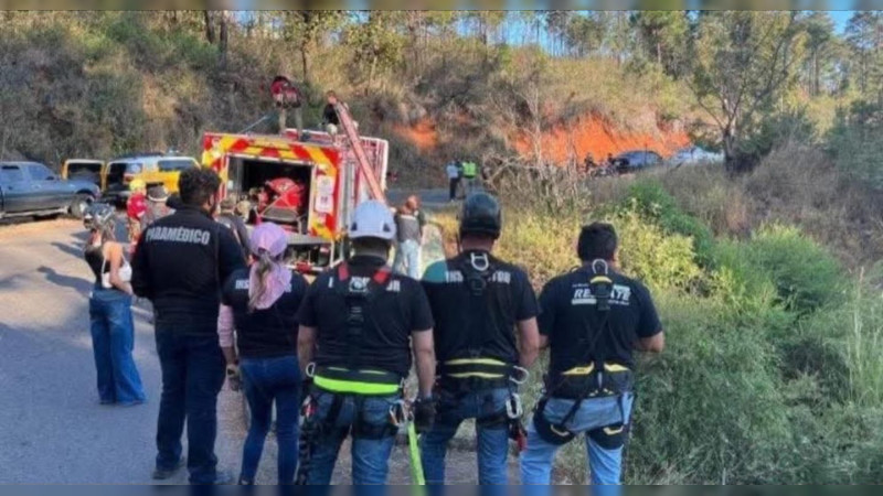 Localizan cuerpo sin vida en barranco de la carretera Uruapan – El Sabino, Michoacán 