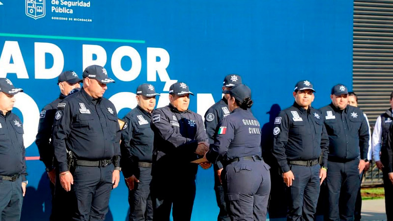 De manera simbólica entrega la SSP Michoacán reconocimiento a 10 elementos de la SIE 