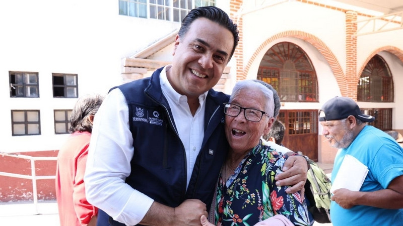 Asiste Luis Nava a entrega de canastas alimentarias en Corregidora, Querétaro 