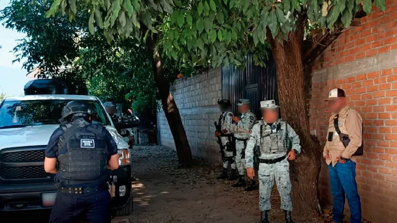 Aseguran en Huetamo, Michoacán, tres venados y un par de avestruces  