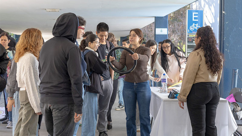 UMSNH apuesta a la cultura de prevención de enfermedades; se registra gran afluencia en la Feria de la Salud 