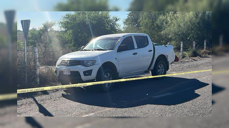 Abandonan camioneta con cinco cuerpos en La Costerita de Navolato, Sinaloa 