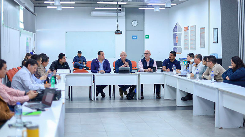 Adolfo Torres encabeza reunión con industriales para fortalecer el servicio hídrico a este sector productivo 