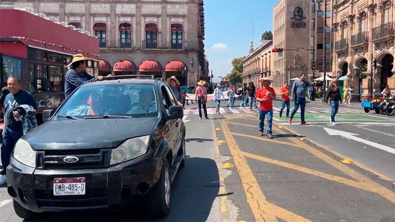 Desaire magisterial a la CNTE: Marchan menos de 300 en Morelia 
