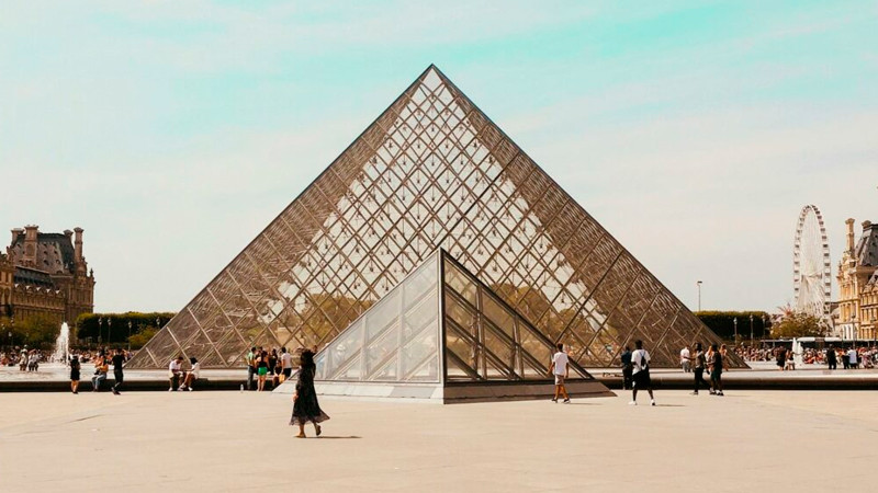 Destapan red de fraudes a "gran escala" en el Museo del Louvre 