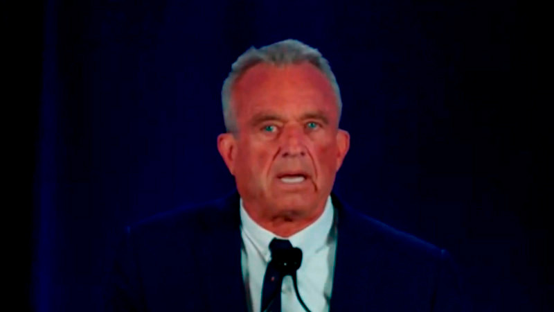 Secretario de Salud de EEUU admite haber consumido estupefacientes "sobre asientos de inodoros" 