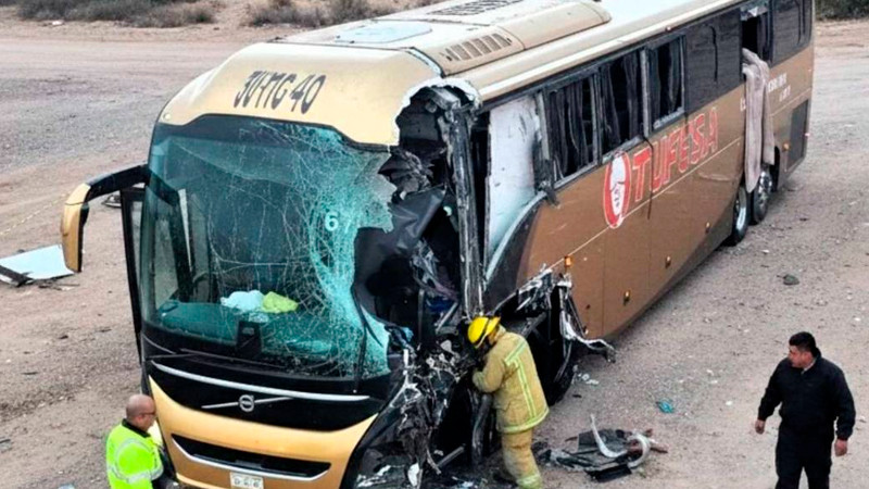 Choque entre autobús de pasajeros y tractocamión deja 4 muertos Sonora 