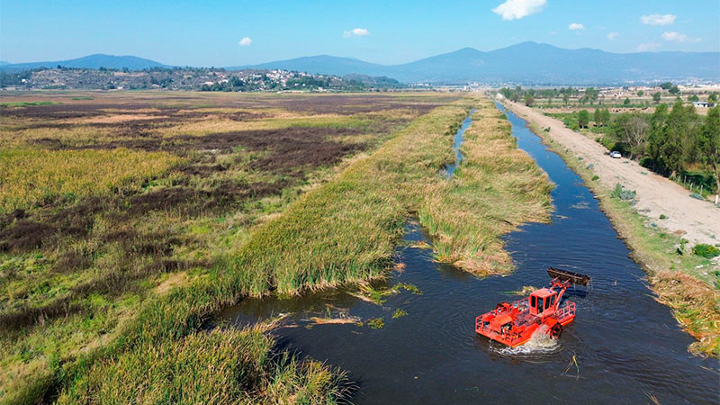 Inicia la rehabilitación estratégica del canal de Jarácuaro en el lago de Pátzcuaro 