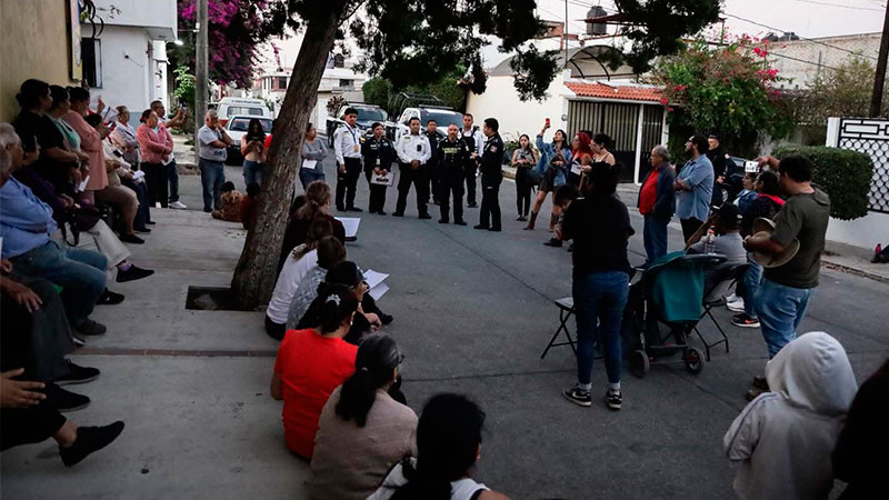 Sostiene reunión la Policía Morelia con vecinos de la colonia Precursores de la Revolución 