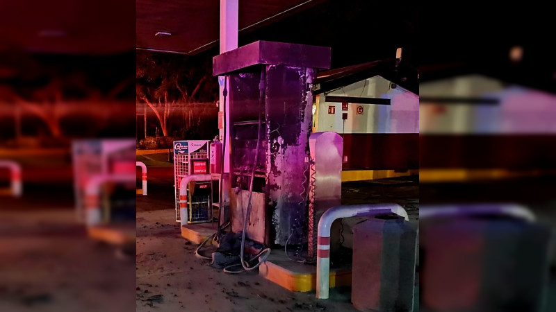 Comando incendia gasolinera y rafaguea Oxxo en Cuitzeo, Michoacán; se repiten ataques de 2024 