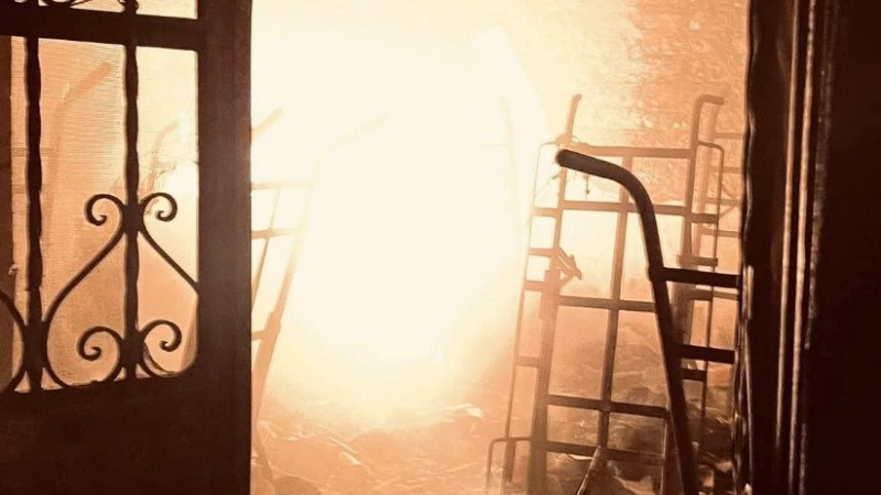 Fuego consume bodegas del Mercado Hidalgo en Celaya, Guanajuato 