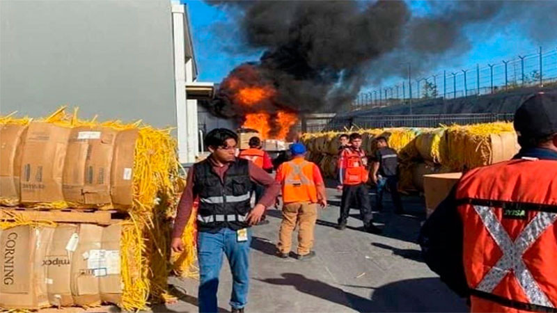 Evacúan a cientos de trabajadores, tras incendio en maquiladora de Reynosa, Tamaulipas 