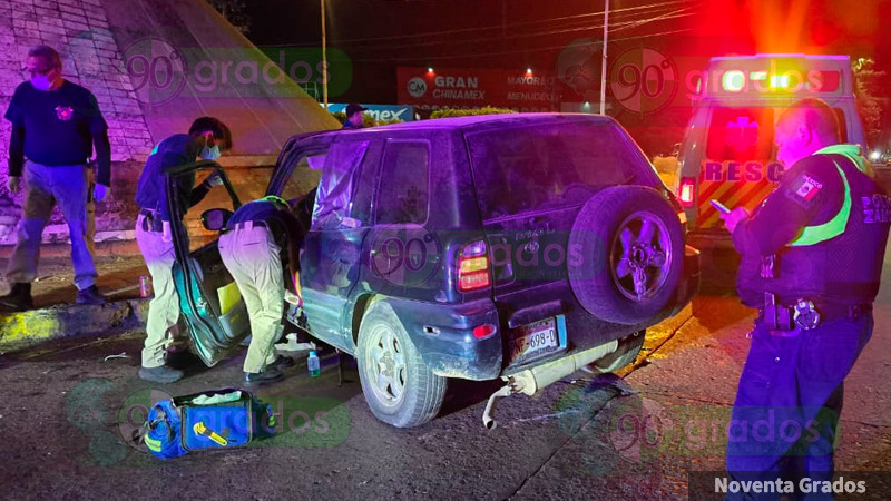 Conductora presuntamente ebria, choca y resulta herida en Zamora, Michoacán 