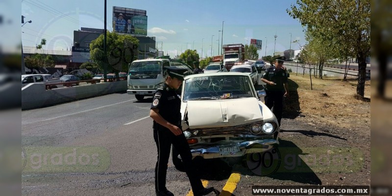 Chocan dos autos en Morelia; hay cuatro lesionados - Foto 1 