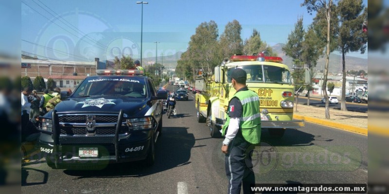 Choca combi de la Ruta Gris en Morelia, hay 5 heridos  - Foto 2 