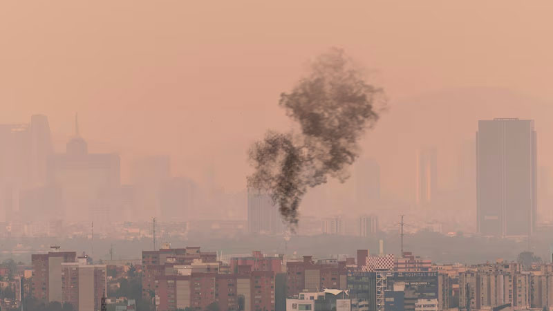 Reportan incendio en Neza; columna de humo llega hasta CDMX 