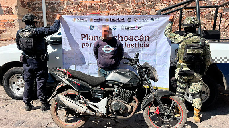 En Queréndaro, Michoacán: Detiene la Guardia Civil a un hombre con varios envoltorios de sustancias ilícitas  