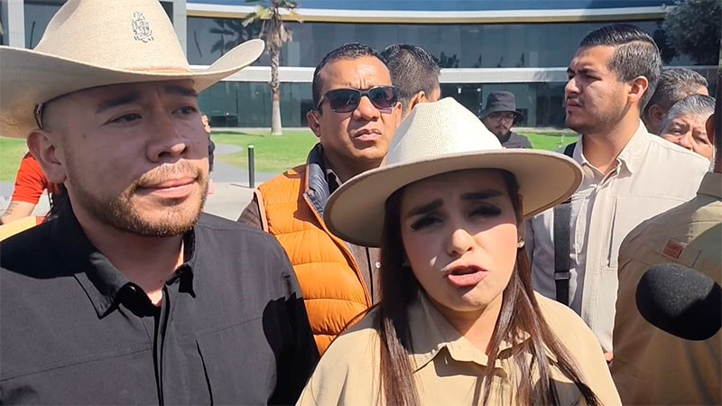 Alcaldesa de Uruapan, viuda de Carlos Manzo, presenta pruebas ante la FGE Michoacán para citar a declarar a políticos morenistas 