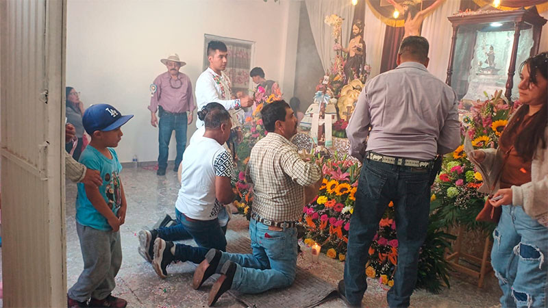 Festejan a San Juan Bautista en comunidad de Celaya, Guanajuato 