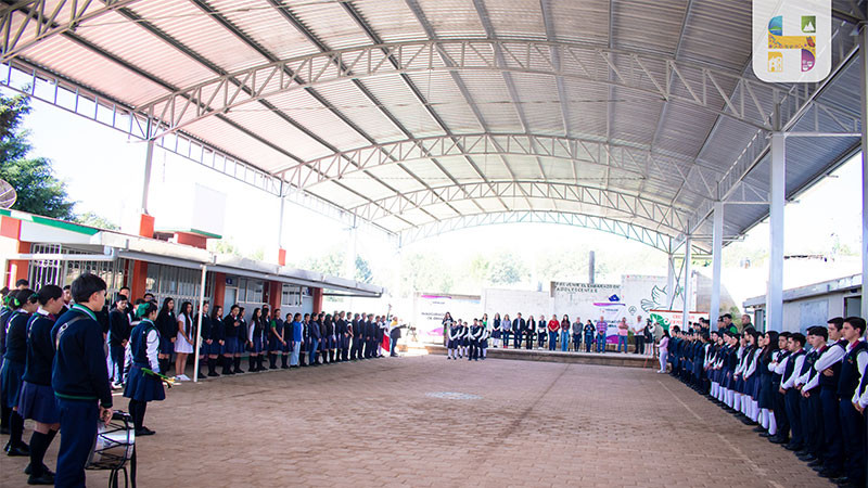 Inaugura Jeovana Alcántar techumbre en el CEMSAD 04 de la Tenencia de Agostitán de Ciudad Hidalgo, Michoacán  