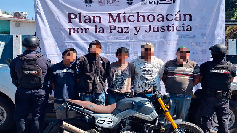 Detiene la Guardia Civil a cinco hombres con enervantes la colonia El Barril de Jacona, Michoacán  