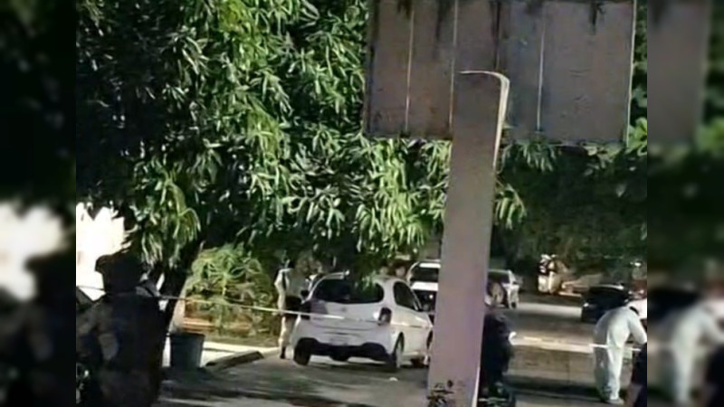 En ataque armado ultiman a una agente del MP y dejan a su esposo luchando por su vida, en Lázaro Cárdenas, Michoacán 