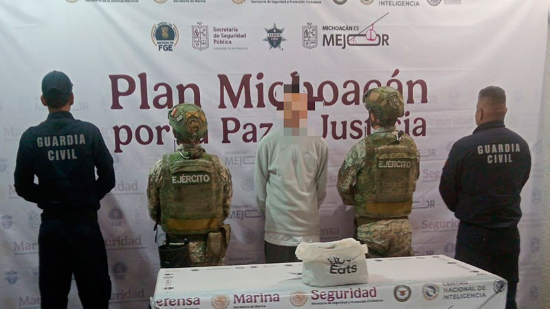 En Morelia, Michoacán detiene la GC a dos hombres con casi un kilo de hierba ilegal 