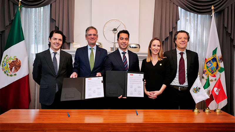 Encabeza Felifer Macías la entrega de mil becas del curso “Salud Financiera Santander” en coordinación con Banco Santander México 